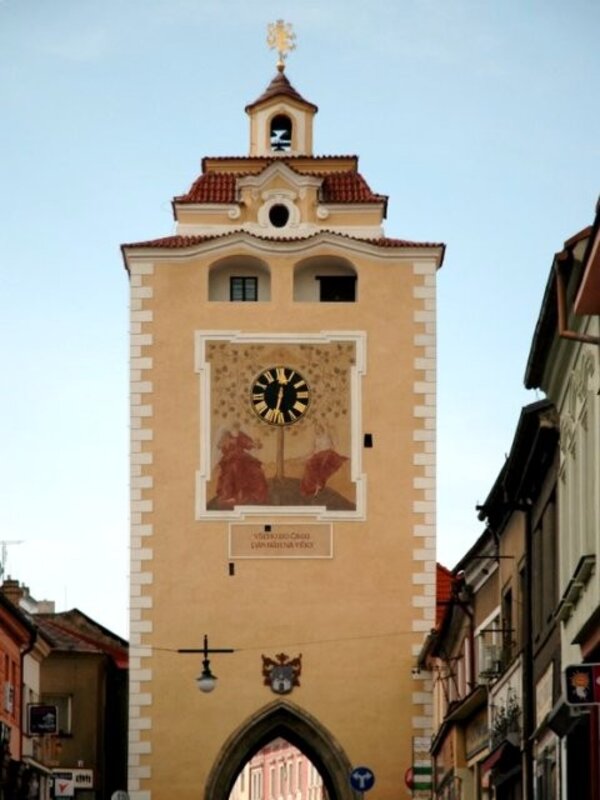 Plzeňská brána je jednou z dominant městské památkové zóny v Berouně (ilustrační foto).