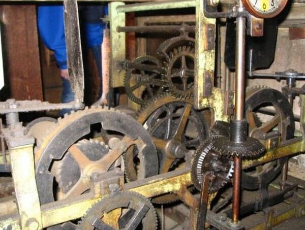 V crowdfundingovém projektu na stránkách Hithit se můžete zapojit a přispět na obnovu věžních hodin.