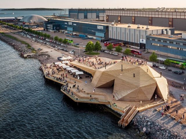 Ateliér Avanto Architects byl v roce 2017 za svou stavbu veřejné sauny Loÿly v Helsinkách nominován na Cenu Mies van der Rohe.