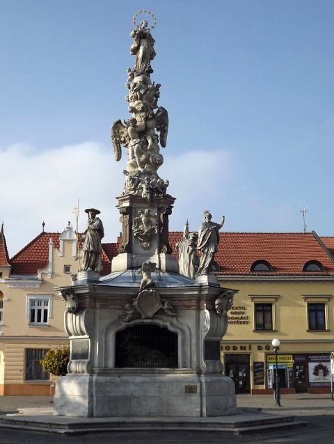 Morový sloup na Mariánském náměstí byl nejvýznamnější památkovou obnovou v Uherském Hradišti v roce 2015.