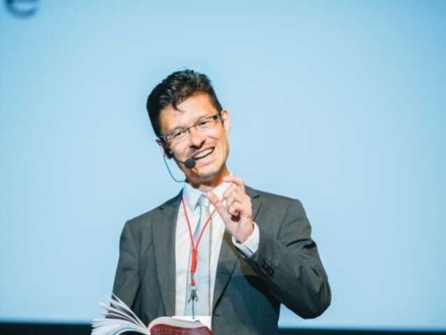 Osamu Okamura je programový ředitel mezinárodní konference reSITE.