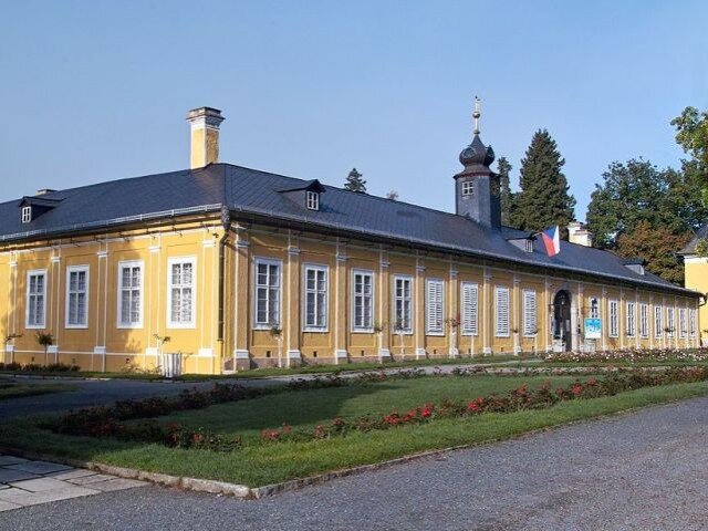Národní památkový ústav a Národní rada osob se zdravotním postižením České republiky uzavřely memorandum o spolupráci na zámku Kozel.