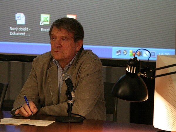 Ivo Hlobil je hlavním řešitelem projektu Gotické a raně renesanční umění ve východních Čechách. Výzkum, interpretace, prezentace, který je realizován v letech 2016 až 2020.