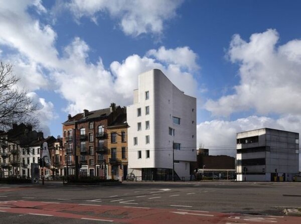 Benoit Moritz bude hovořit o domě se sociálními byty, za nějž získal ateliér cenu Miese van der Rohe.