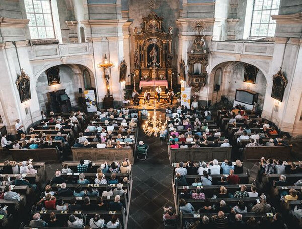 Koncert hudebního tělesa Prague cello quartet na letošním festivalu Za poklady Broumovska