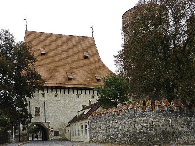 Na konci 19. století brána prošla zásadní gotizující úpravou pod vedením architekta Josefa Mockera.