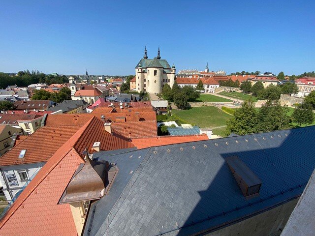 Nová střecha Augustovy tiskárny v srpnu 2024