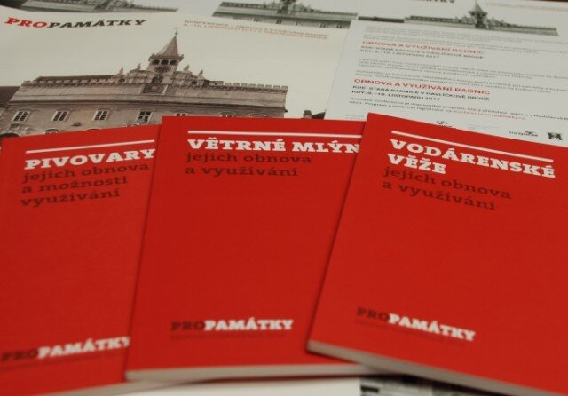 Registrovaní účastníci konference PROPAMÁTKY získají jeden ze tří sborníků dle svého výběru zdarma.