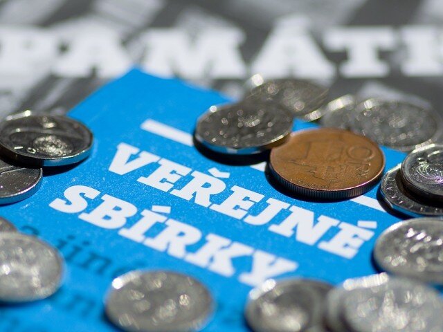 Stejně jako majitelé památek, tak i my finance na provoz redakce PROPAMÁTKY potřebujeme. Jinak bychom nemohli pomáhat.