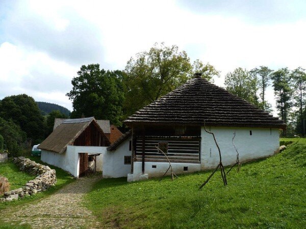 Areál vodního mlýna v Hoslovicích