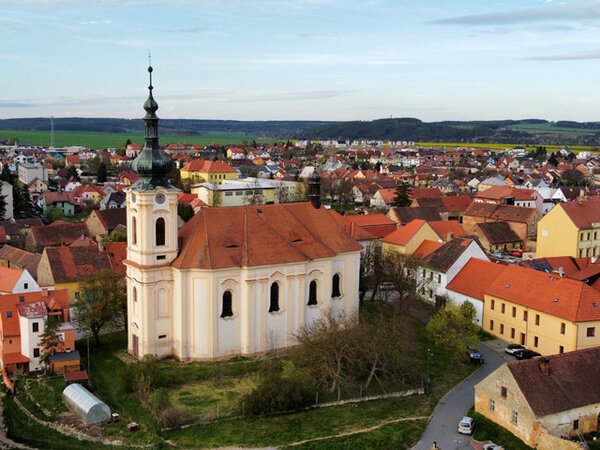 Kostel Narození sv. Jana Křtitele čeká na nový zvon.