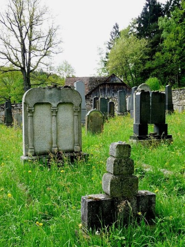 Účastníci semináře navštíví také obnovený židovský hřbitov v Rožmberku nad Vltavou.