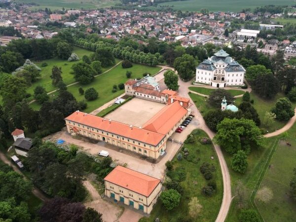Mezi oceněnými realizacemi byla také obnova zámeckého areálu Karlova Koruna.