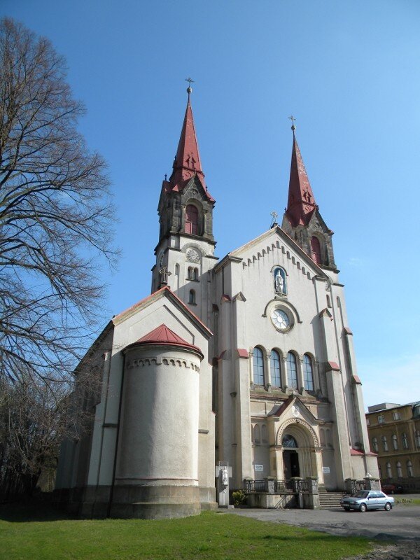 Poutní kostel Panny Marie Pomocnice křesťanů s čestným titulem bazilika minor spravuje Římskokatolická farnost Jiříkov.