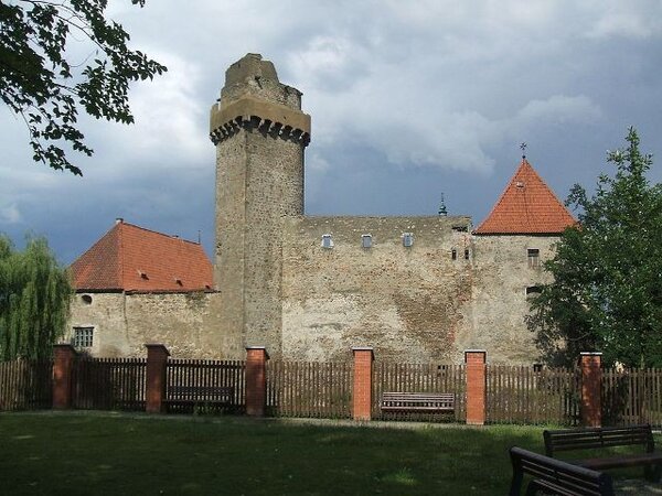 Prostory hradu Strakonice budou v příštím období pro návštěvníky z důvodu rekonstrukce uzavřeny. Znovuotevření nových expozic je plánováno na druhou polovinu roku 2021.