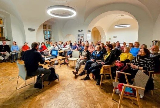 Setkání se budou konat v přednáškovém sále NPÚ v Liliové ulici.