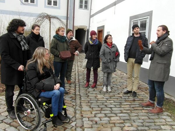 Redakční tým PROPAMÁTKY při prohlídce dvojklášteří minoritů a klarisek provázel programový manažer klášterů Ivo Janoušek (vpravo).