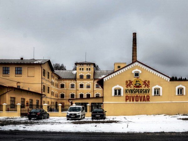 Vzorně opravený areál Kynšperského pivovaru.