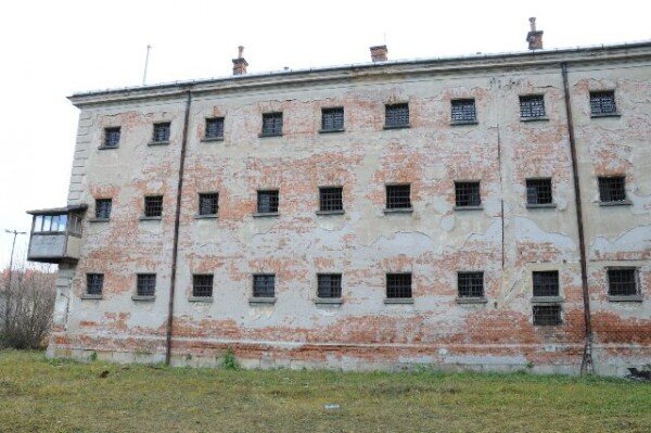 Bývalá věznice v Uherském Hradišti by se mohla změnit na muzeum mocenské perzekuce a památník obětí totalitních režimů. 