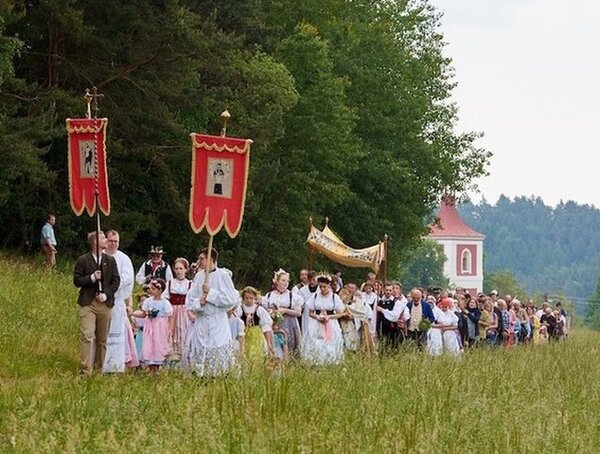 Pouť mezi dvěma Jány v Letařovicích u Českého Dubu