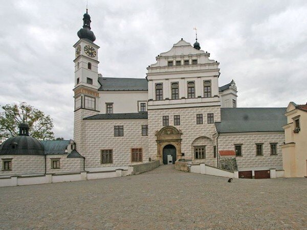 Východočeské muzeum sídlí v pardubickém zámku.