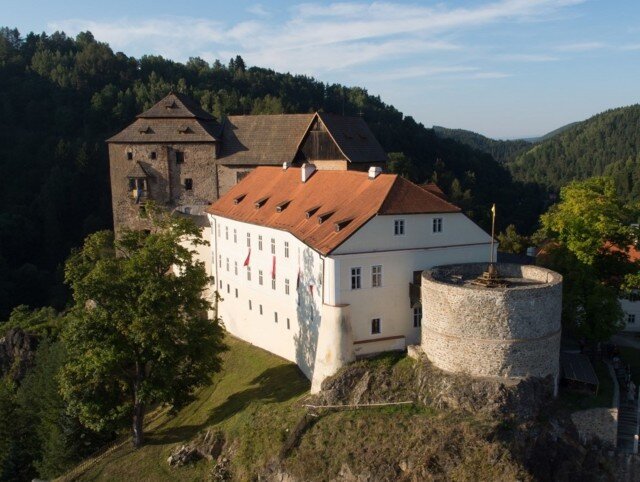V roce 2022 byla v soutěži oceněna obnova Pluhovských domů v Bečově nad Teplou.
