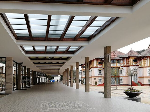 V kategorii obnova památky / restaurování byla oceněna obnova lázeňské kolonády v Luhačovicích.