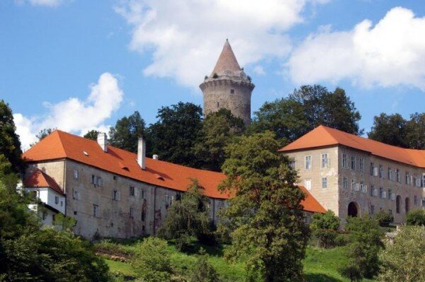 Účastníky konference bude hostit areál Horního hradu Rožmberk.