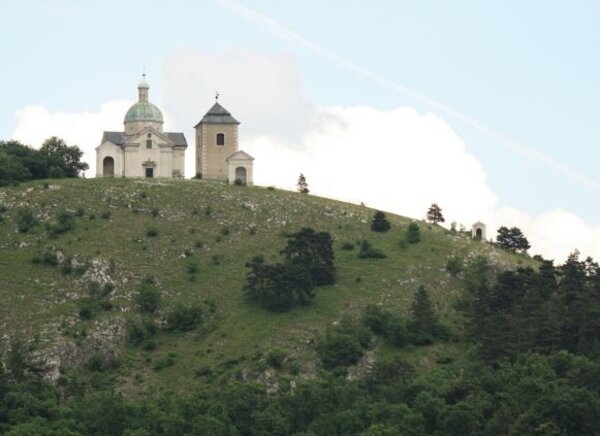 Kaple na Svatém kopečku opravuje město za pomoci sponzorů, kteří kapličky adoptovali.  