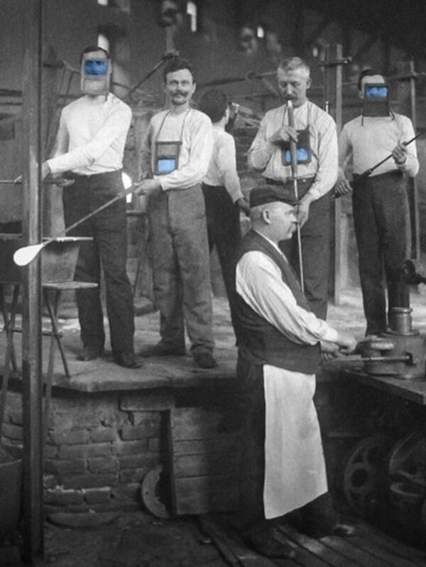 Skláři ze zlíchovské sklárny Inwald (ilustrační foto k výstavě)