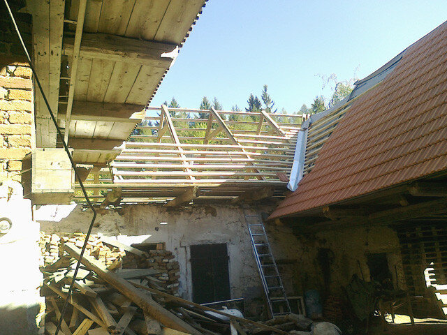 Průběh obnovy krovové konstrukce