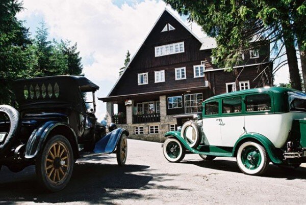 Prezidentská chata v Bedřichově je po ročních opravách znovu zpřístupněna turistům. 