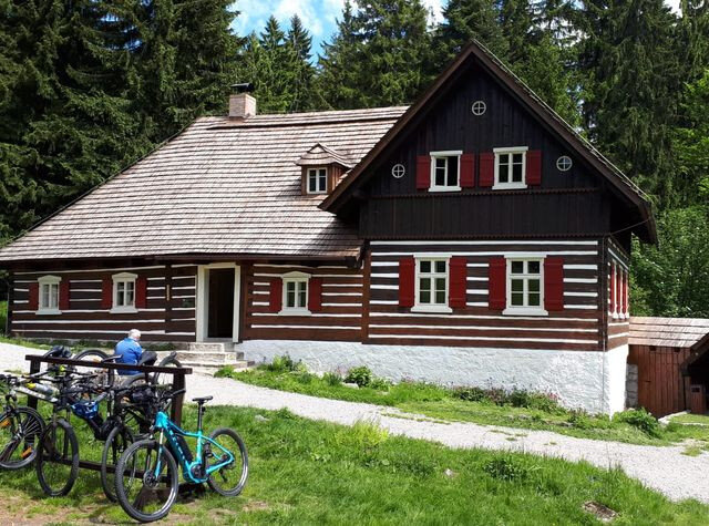 Jediným zachovaným objektem v obci Kristiánov je takzvaná Liščí bouda, kde dnes nalezneme muzeum.
