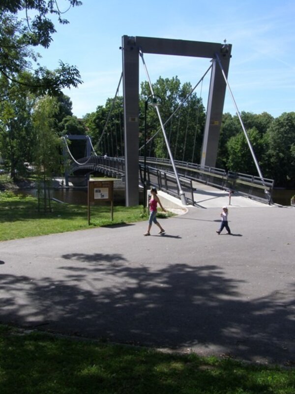 Lávka u strakonického hradu z roku 2011 získala Cenu Klubu Za starou Prahu. Jelikož byla postavena mezi lety 2011-2015 může soutěžit o Českou cenu za architekturu (ilustrační foto).