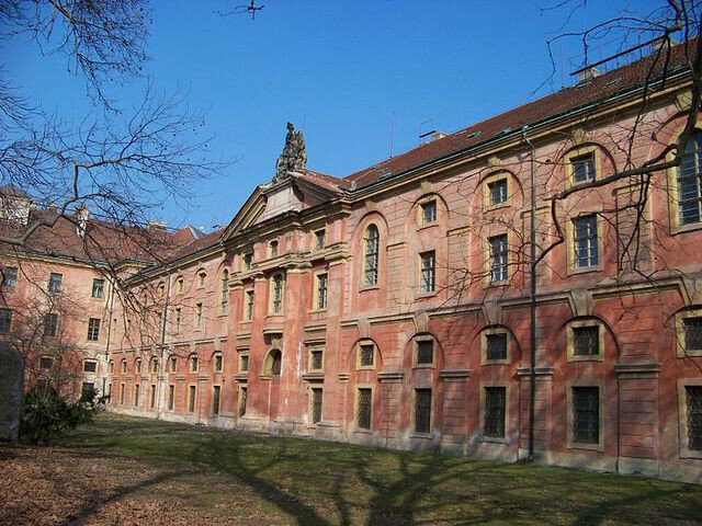Invalidovna patří mezi nejrozsáhlejší barokní objekty v Praze.