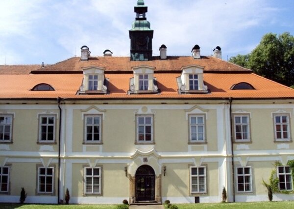 Zámek Berštejn se stal vítězem 5. ročníku památkové soutěže Má vlast v srdci Evropy v kategorii Péče o památku.