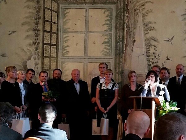 Při udílení cen Patrimonium pro futuro se ocenění sešli na zámku Nebílovy v tanečním sále, jehož malby na stěnách a stropu byly před nedávnem zrestaurovány.