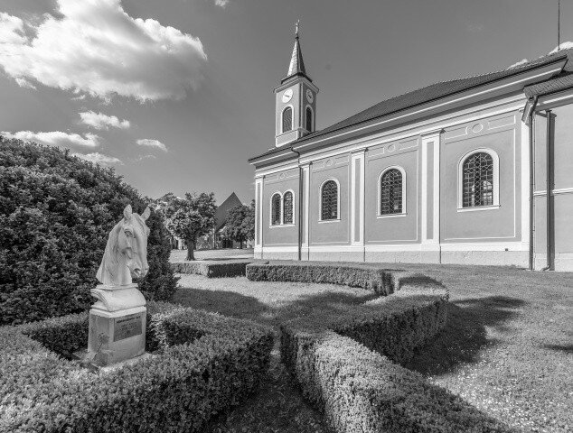 Kostel sv. Václava a Leopolda v areálu památky UNESCO