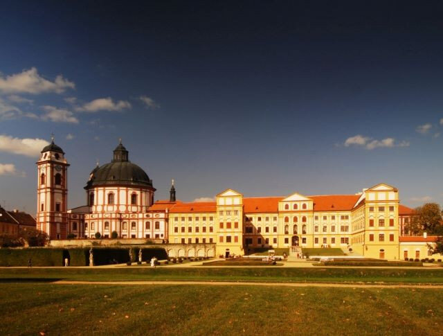 První místo v anketě Zlatá Jeřabina získala i obnova kupole kostela zámku v Jaroměřicích nad Rokytnou.