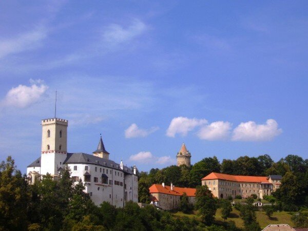 Hlavním objektem a centrem Hradozámecké noci se pro rok 2013 stane hrad Rožmberk.