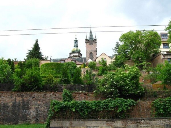 Hradec Králové – oprava zříceného zdiva hradeb přijde na miliony korun. 