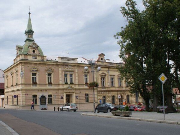 V roce 2012 byla v Programu zachování a obnovy kulturních památek Plzeňského kraje schválena obnova radnice v Blovicích.