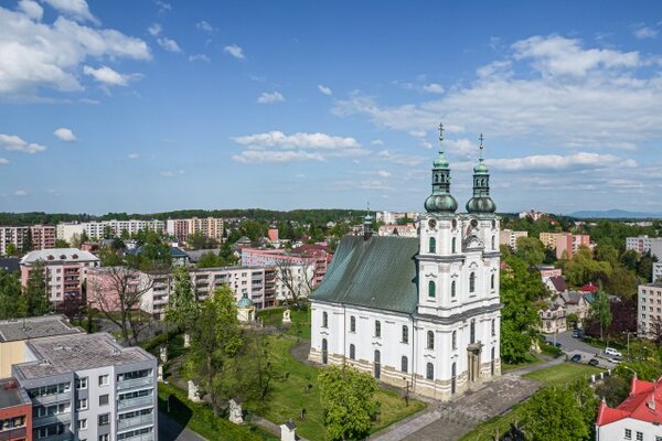 Celkový pohled na baziliku Navštívení Panny Marie