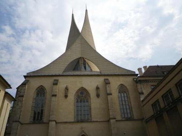 Klášter Na Slovanech zvaný také Emauzy založil Karel IV. na konci roku 1347. 