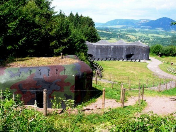 Dělostřelecká tvrz Stachelberg se nachází mezi Trutnovem a Žacléřem.