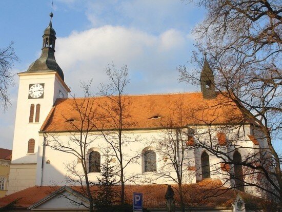 Kostel sv. Petra a Pavla v Bílině vznikl už ve 14. století. Poslední větší úpravy jsou ze 70. let 19. století. 