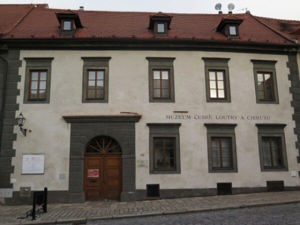 Obnova historických fasád bude tématem dalšího semináře STOP. Na ilustračním snímku je městský dům z Prachatic.