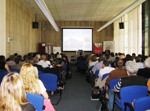 Nabitý konferenční sál v Nové budově Národního muzea, takzvaném Federálním shromáždění, ukázal důležitost pracovních setkání nad problematikou architektonického dědictví druhé poloviny 20. století.
