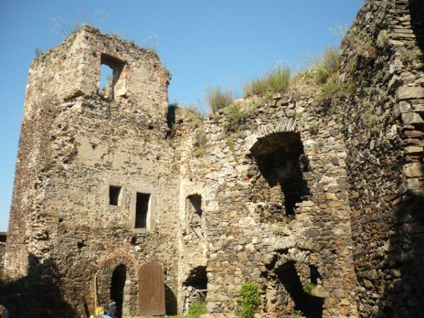 Rekonstrukci vyhlídkové plošiny, ochozu a sklepení hradu Cornštejn, který spravuje Jihomoravské muzeum ve Znojmě, podpořil Regionální operační program dotací tři miliony korun.