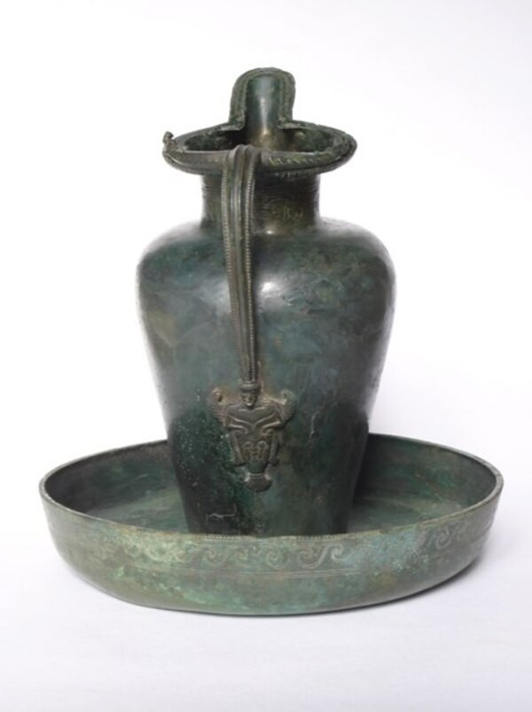 Etruská zobákovitá konvice ze sbírek Národního muzea je nyní k vidění v Prácheňském muzeu v Písku. 